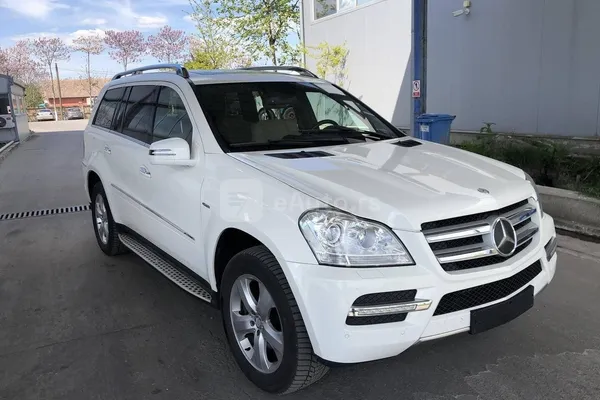 Mercedes Benz GL 350 — polovni automobil