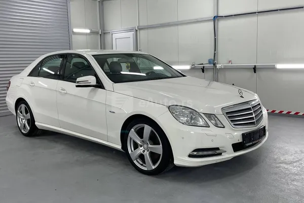 Mercedes Benz E 200 — polovni automobil
