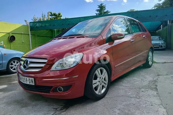 Mercedes Benz B 200 — polovni automobil