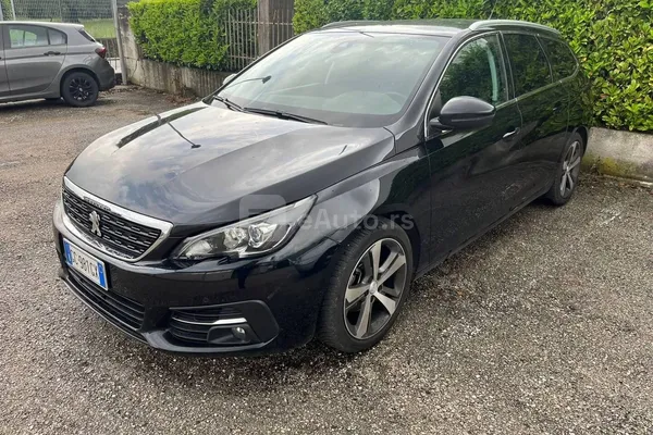 Peugeot 308 — polovni automobil