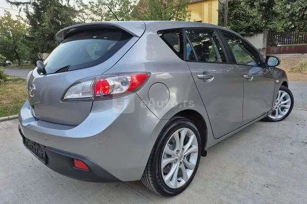 Mazda 3 — polovni automobil