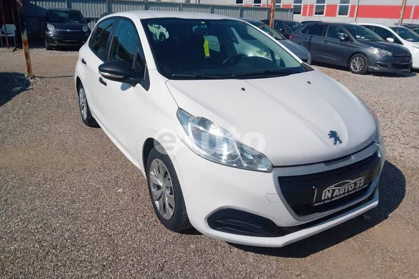 Peugeot 208 — polovni automobil