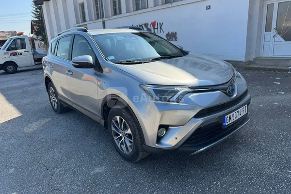Toyota RAV 4 — polovni automobil