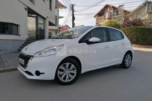 Peugeot 208 — polovni automobil