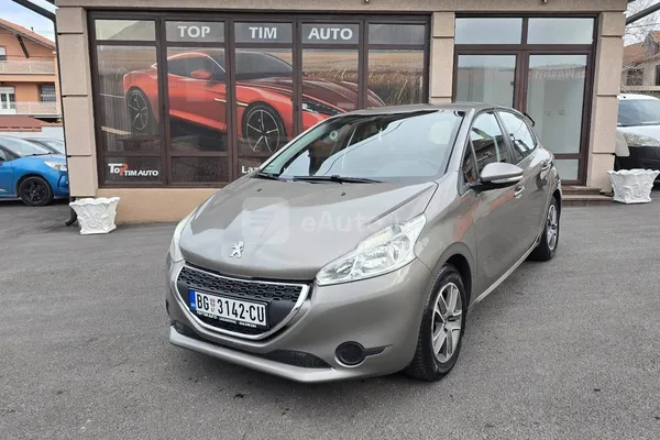 Peugeot 208 — polovni automobil