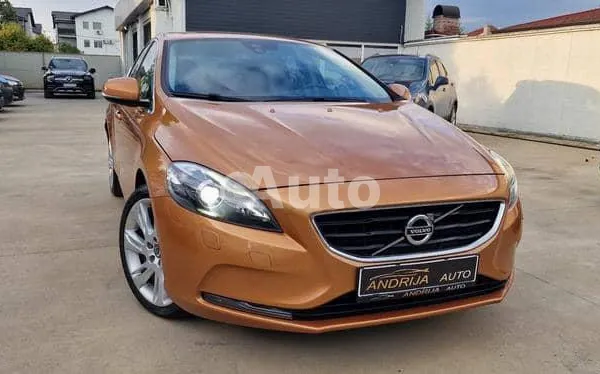 Volvo V40 — polovni automobil