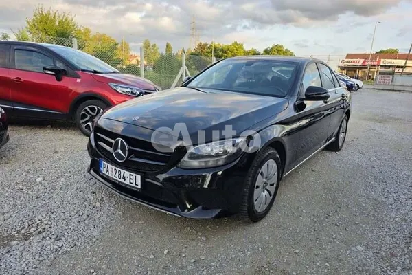 Mercedes Benz C 180 — polovni automobil