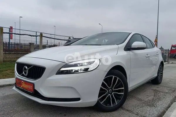 Volvo V40 — polovni automobil