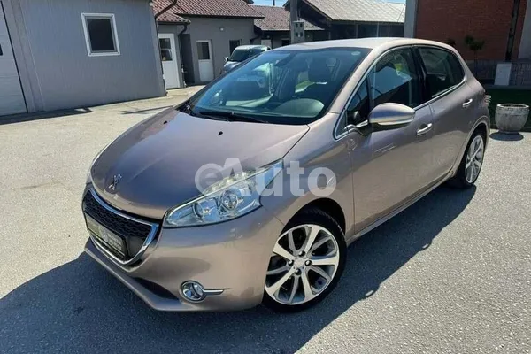 Peugeot 208 — polovni automobil
