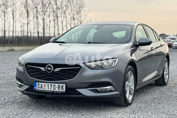 Opel Insignia — polovni automobil