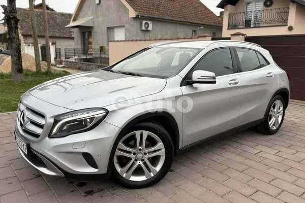 Mercedes Benz GLA 180 — polovni automobil