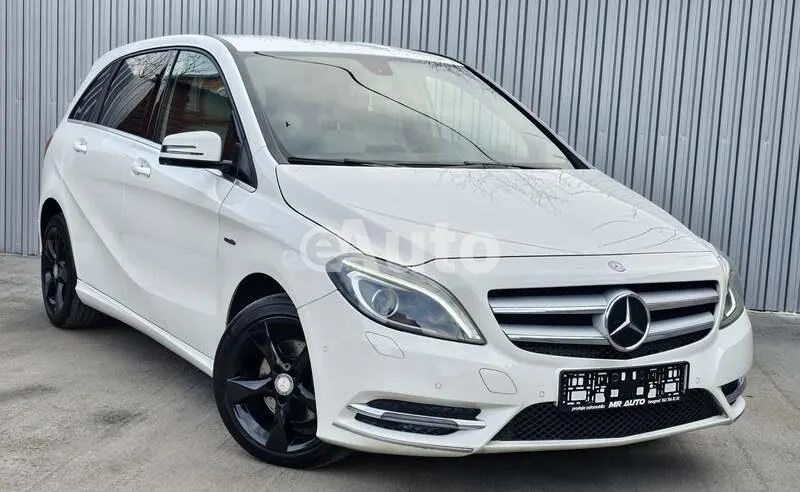 Mercedes Benz B 180 — polovni automobil