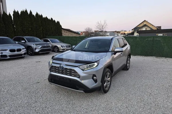 Toyota RAV 4 — polovni automobil