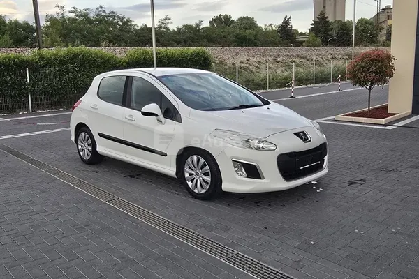 Peugeot 308 — polovni automobil