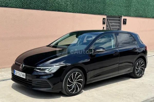 Volkswagen Golf 8 — polovni automobil