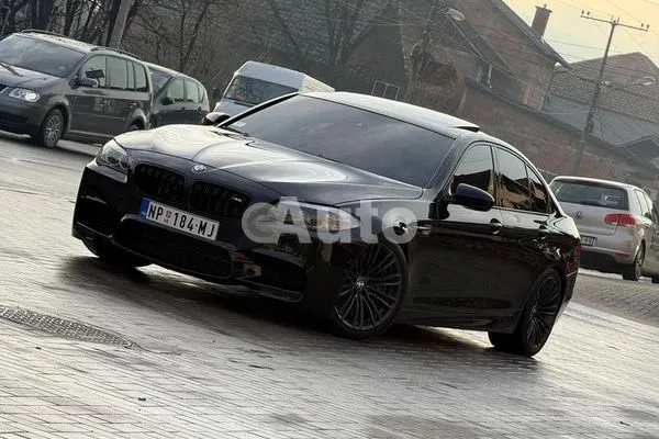 BMW M5 — polovni automobil