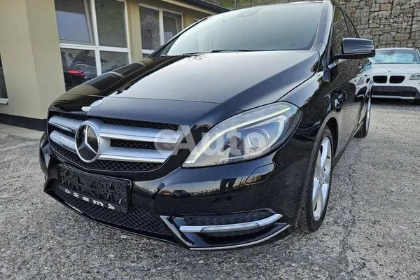Mercedes Benz B 180 — polovni automobil