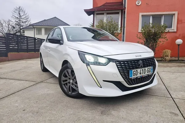 Peugeot 208 — polovni automobil