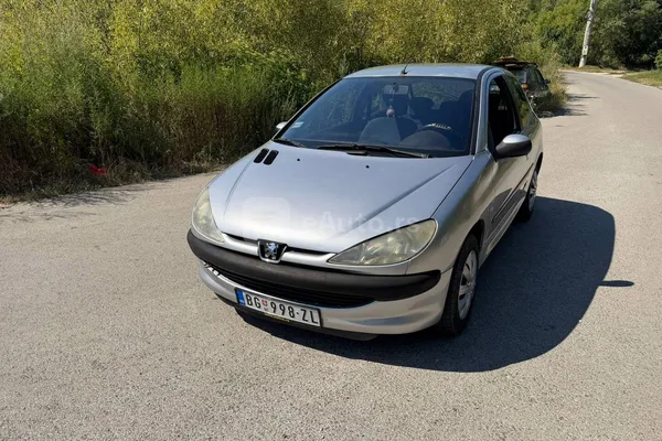 Peugeot 206 — polovni automobil