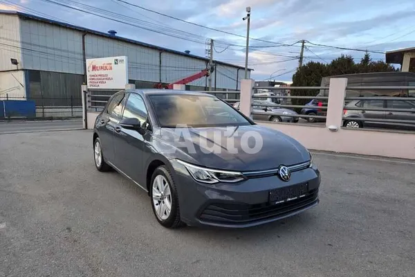 Volkswagen Golf 8 — polovni automobil