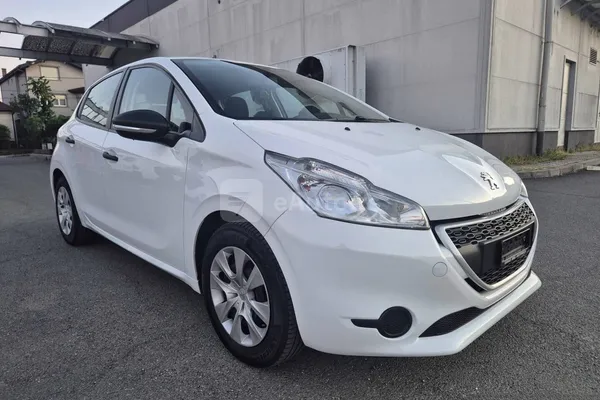 Peugeot 208 — polovni automobil