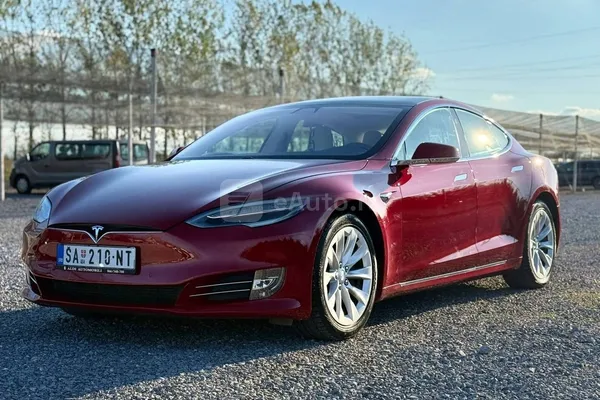 Tesla Model S — polovni automobil