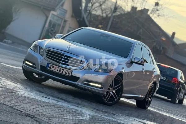 Mercedes Benz E 220 — polovni automobil