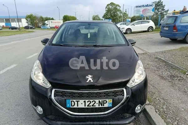 Peugeot 208 — polovni automobil