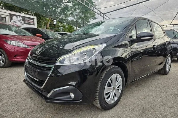 Peugeot 208 — polovni automobil