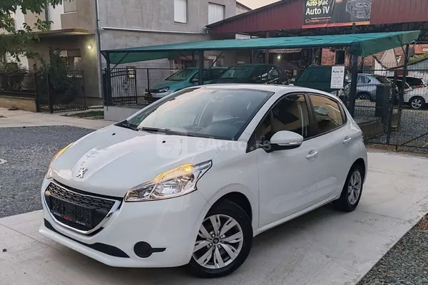 Peugeot 208 — polovni automobil