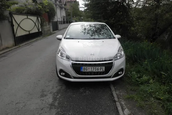 Peugeot 208 — polovni automobil