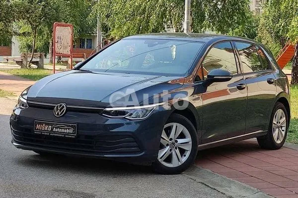 Volkswagen Golf 8 — polovni automobil