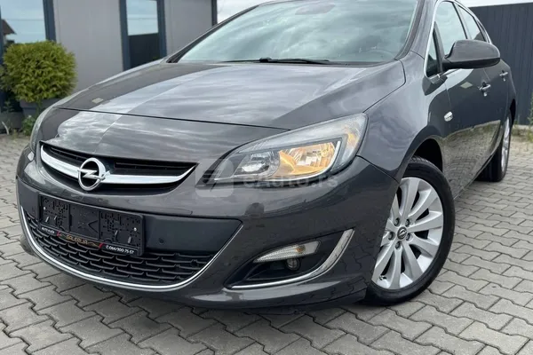 Opel Astra J — polovni automobil