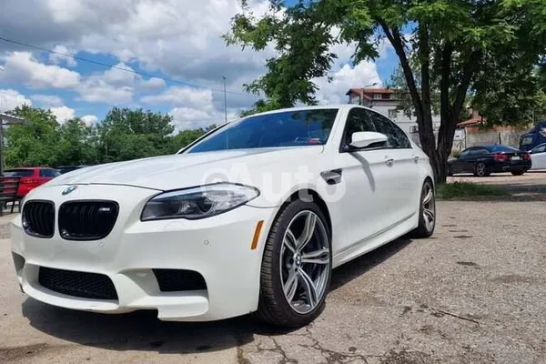BMW M5 — polovni automobil