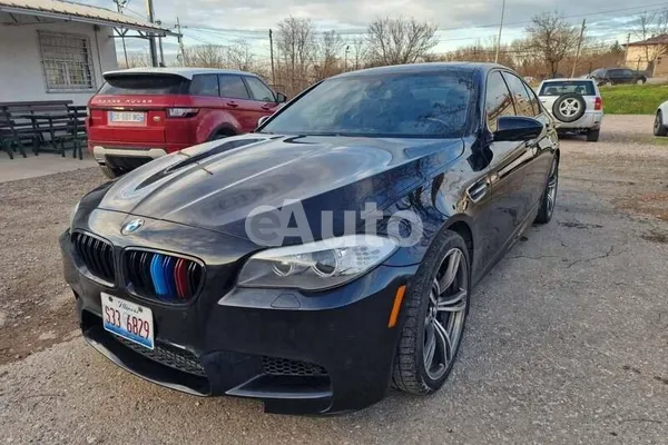 BMW M5 — polovni automobil