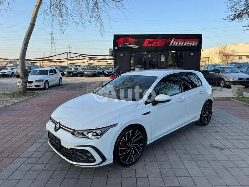 Volkswagen Golf 8 — polovni automobil