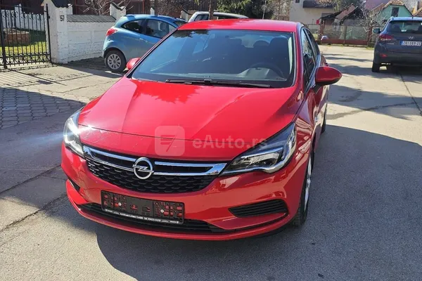 Opel Astra K — polovni automobil