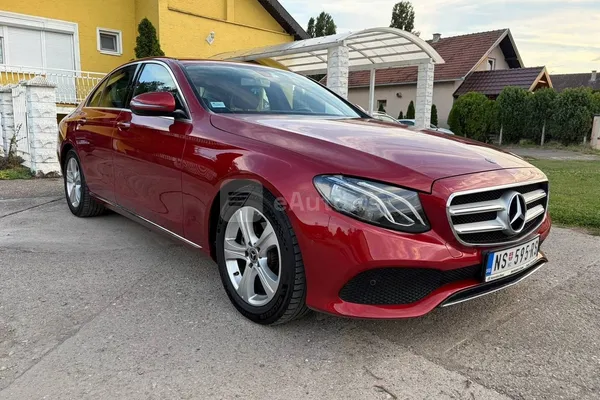Mercedes Benz E 200 — polovni automobil