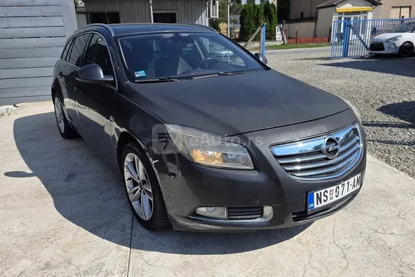 Opel Insignia — polovni automobil