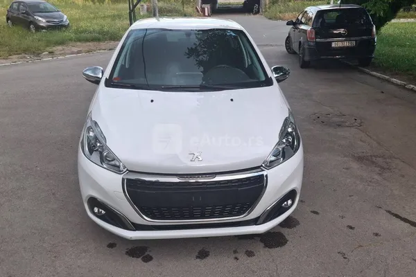 Peugeot 208 — polovni automobil