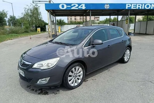 Opel Astra J — polovni automobil