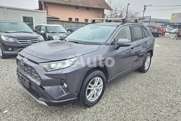Toyota RAV 4 — polovni automobil