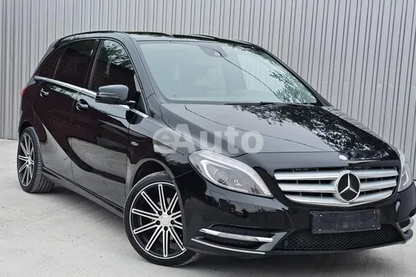 Mercedes Benz B 180 — polovni automobil