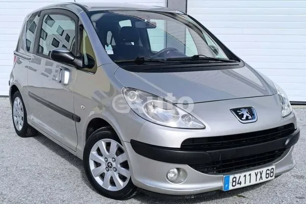Peugeot 1007 — polovni automobil