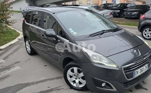 Peugeot 5008 — polovni automobil
