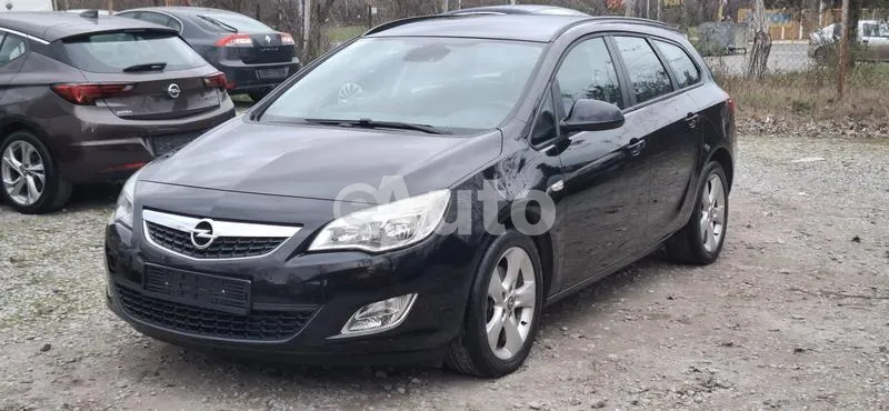 Opel Astra J — polovni automobil