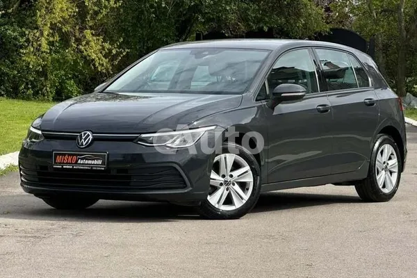 Volkswagen Golf 8 — polovni automobil