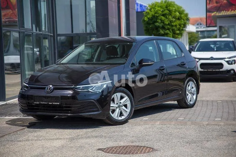 Volkswagen Golf 8 — polovni automobil