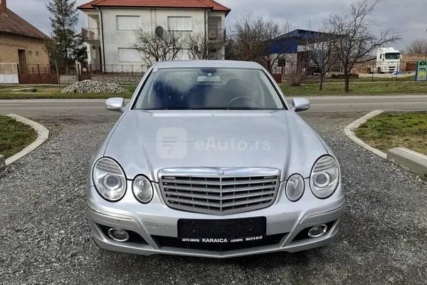 Mercedes Benz E 220 — polovni automobil