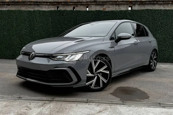 Volkswagen Golf 8 — polovni automobil